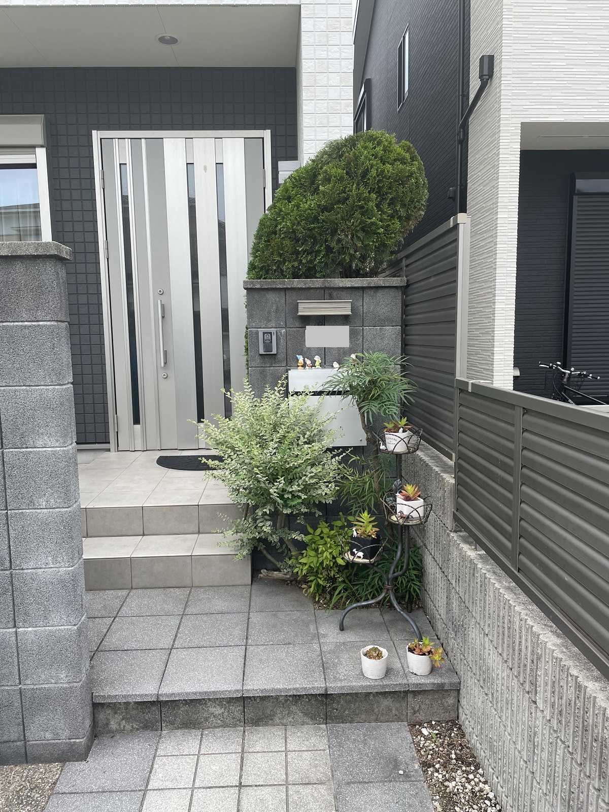 M.O様　庭木の剪定と伐採|安城市の襖・障子・網戸・畳の張替え　手張り表具職人の店 和紙屋（かずしや）安城北店