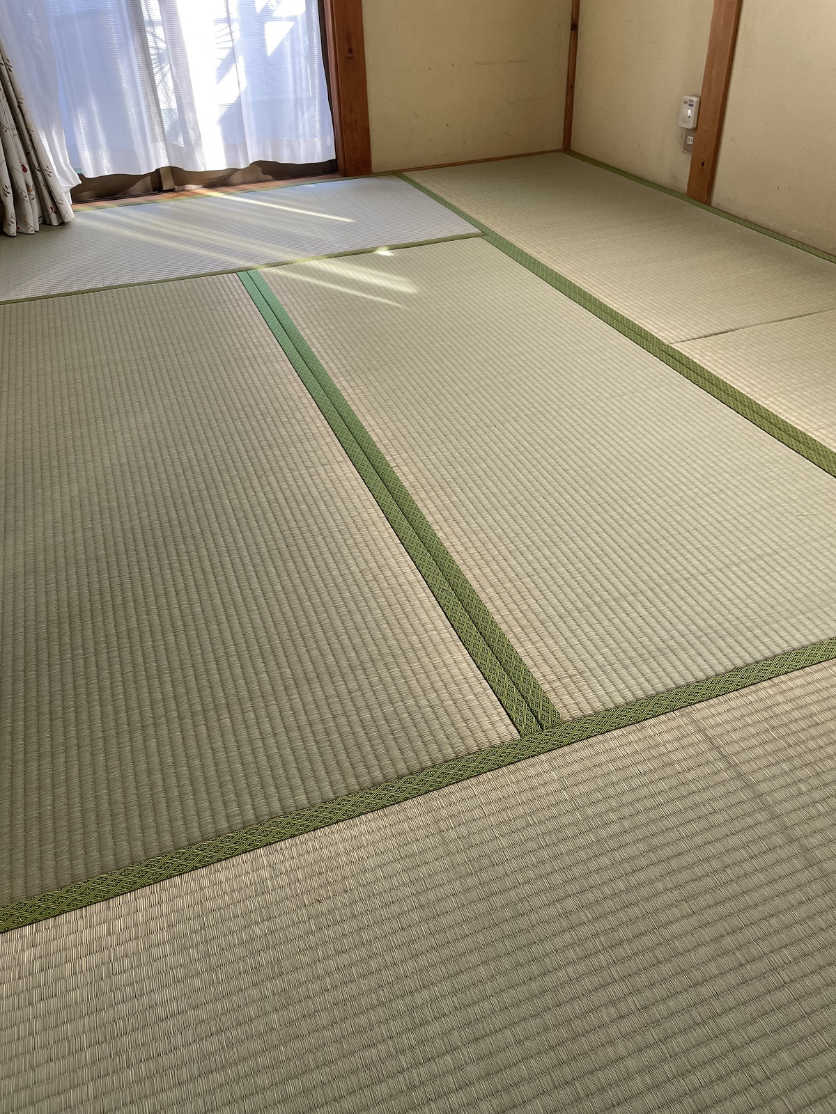 M.O様　和紙屋さんのチラシの文面から、お値打ちに、親切丁寧な仕事内容が感じられました。 住まいも、家から近く何かと便利かと思い決めました。|安城市の襖・障子・網戸・畳の張替え　手張り表具職人の店 和紙屋（かずしや）安城北店
