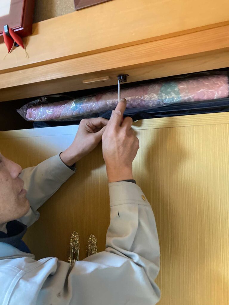安城市　K.I.様邸　チラシの地図を見て近所であったからお願いしました。良かったです。きれいになり、ありがとうございました。|安城市の襖・障子・網戸・畳の張替え　手張り表具職人の店 和紙屋（かずしや）安城北店