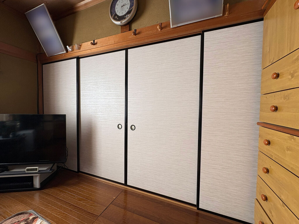 安城市　A様邸　部屋の間仕切り襖4枚の張替え|安城市の襖・障子・網戸・畳の張替え　手張り表具職人の店 和紙屋（かずしや）安城北店