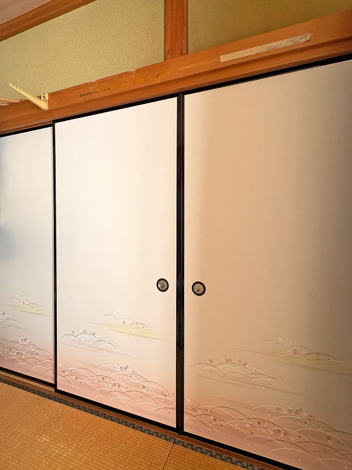 安城市の襖・障子・網戸・畳の張替え　手張り表具職人の店 和紙屋（かずしや）安城北店