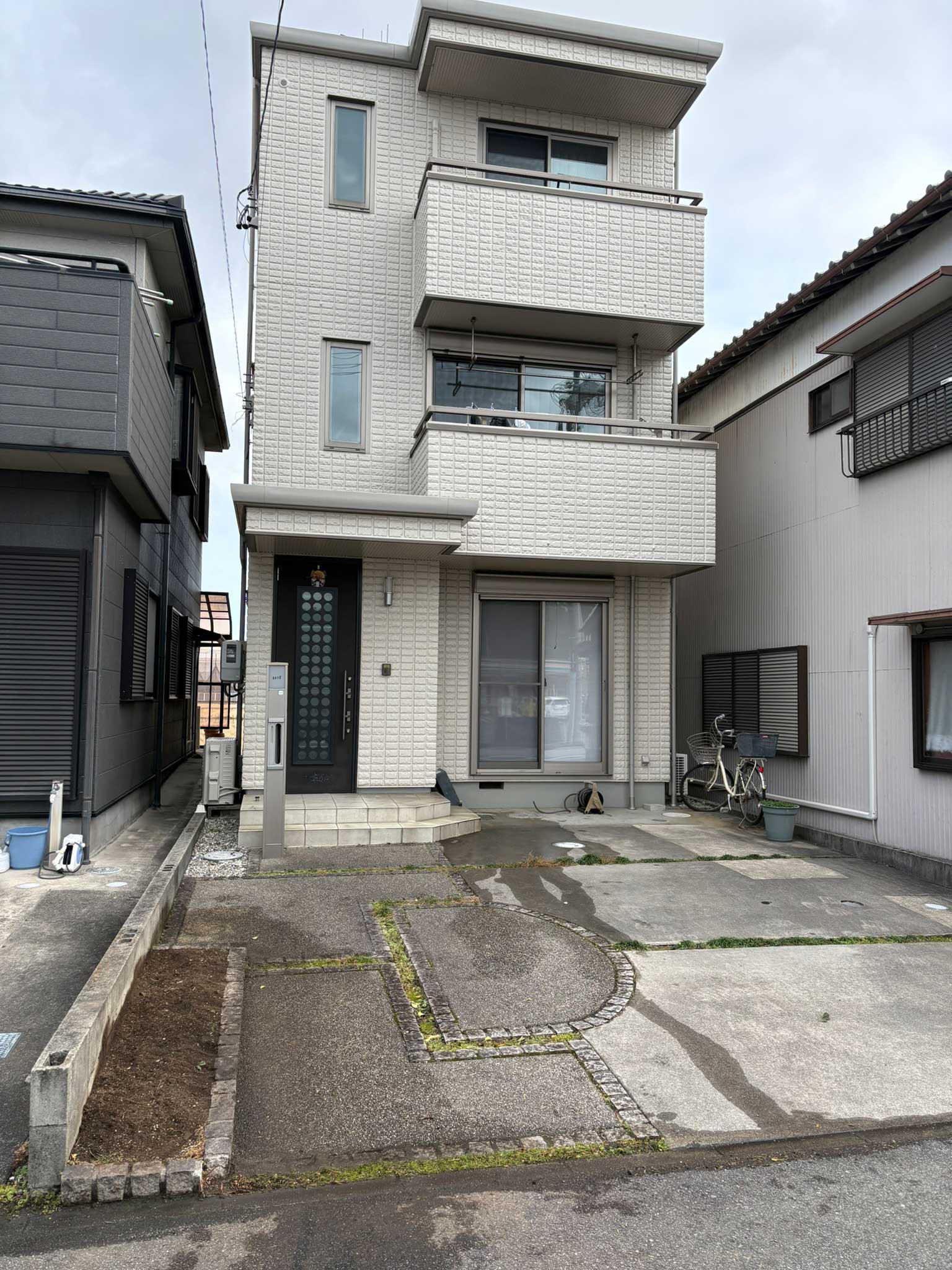 安城市の襖・障子・網戸・畳の張替え　手張り表具職人の店 和紙屋（かずしや）安城北店