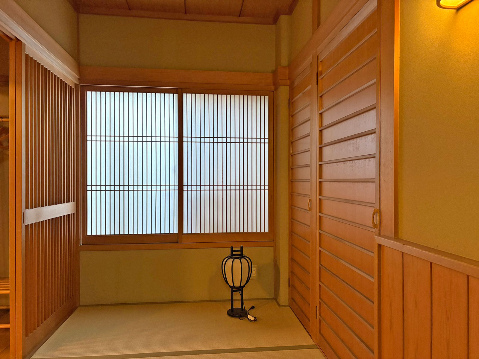 安城市の襖・障子・網戸・畳の張替え　手張り表具職人の店 和紙屋（かずしや）安城北店