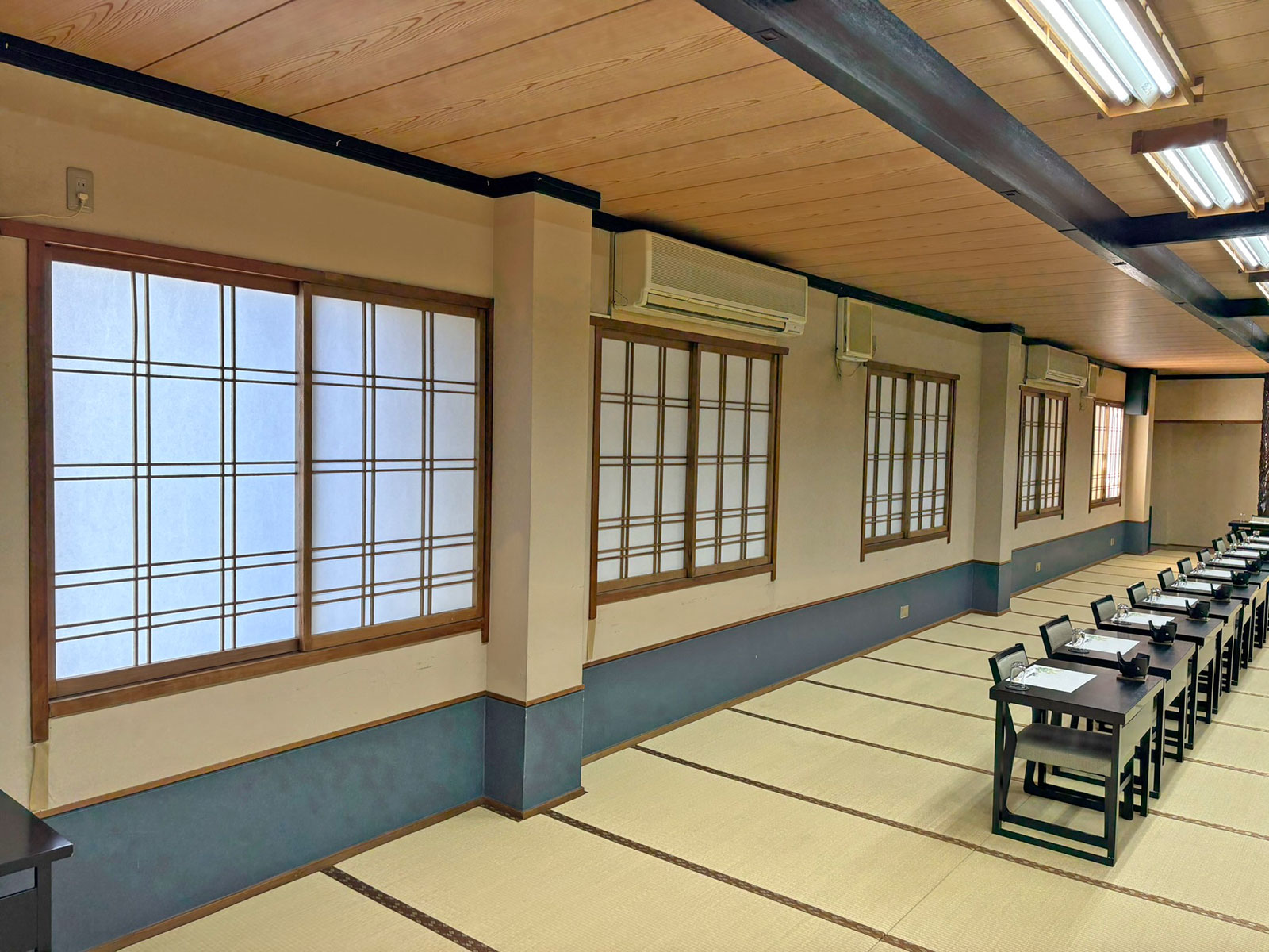 安城市の襖・障子・網戸・畳の張替え　手張り表具職人の店 和紙屋（かずしや）安城北店