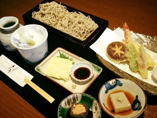 安城市の襖・障子・網戸・畳の張替え　手張り表具職人の店 和紙屋（かずしや）安城北店