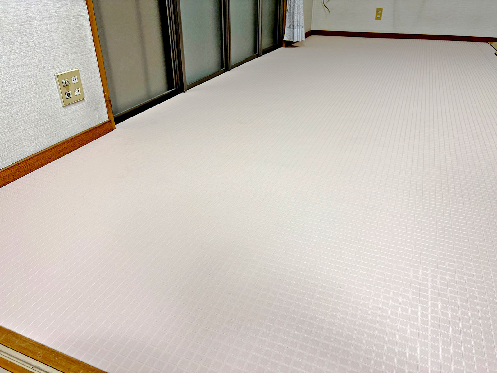 安城市の襖・障子・網戸・畳の張替え　手張り表具職人の店 和紙屋（かずしや）安城北店
