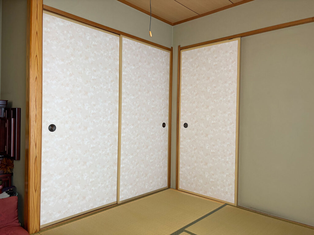 安城市　Y様邸　ふすま、障子も、種類が沢山ある中から提案して頂きました。 ただ張り替えするだけではなく、自分の思っていないところの対応をして頂きました。|安城市の襖・障子・網戸・畳の張替え　手張り表具職人の店 和紙屋（かずしや）安城北店