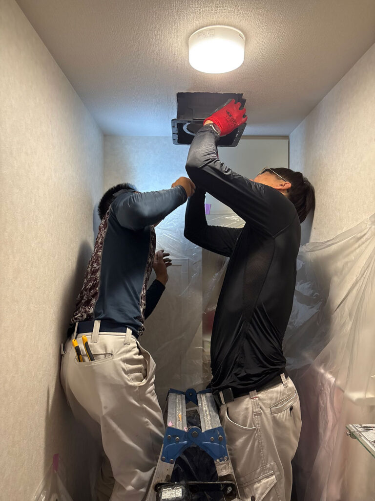 安城市　T様邸　マンションのトイレの換気扇の交換|安城市の襖・障子・網戸・畳の張替え　手張り表具職人の店 和紙屋（かずしや）安城北店
