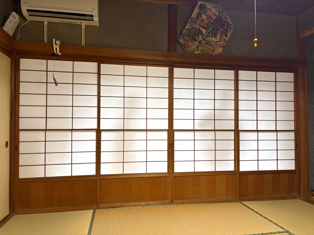 安城市　K様邸　雪見障子の張替え|安城市の襖・障子・網戸・畳の張替え　手張り表具職人の店 和紙屋（かずしや）安城北店